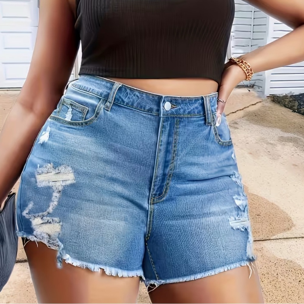 🚩SOLD🚩Distressed Denim Women's Shorts unbranded size 16 women’s - Picture 1 of 6